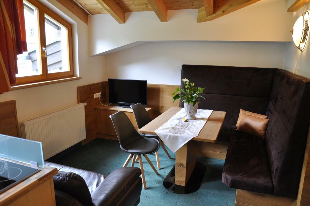 Active Apart Central Ried im Oberinntal Eksteriør billede
